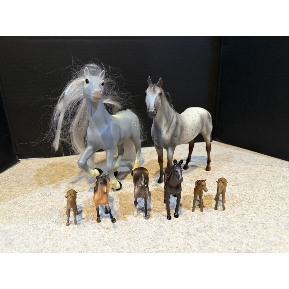 Lot of 8 Horse Figures Mixed Brands — 2 Large + 6 Small Foals